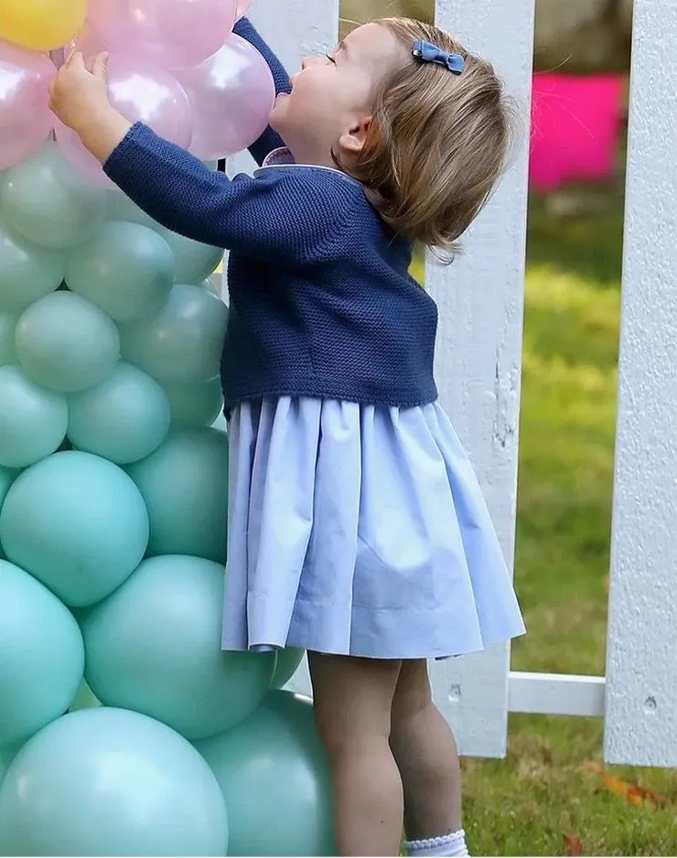 39. Charlotte Finds True Love in a Balloon Arch.jpg?format=webp